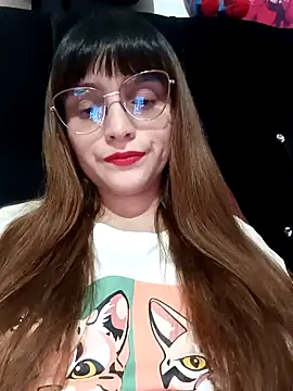 Snapshot of Lucyy-hess chatting on 01/11/25, 01:48 Lucyy-hess online show from 01/11/25, 01:48