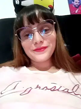 Snapshot of Lucyy-hess chatting on 02/04/25, 09:41 Lucyy-hess online show from 02/04/25, 09:41
