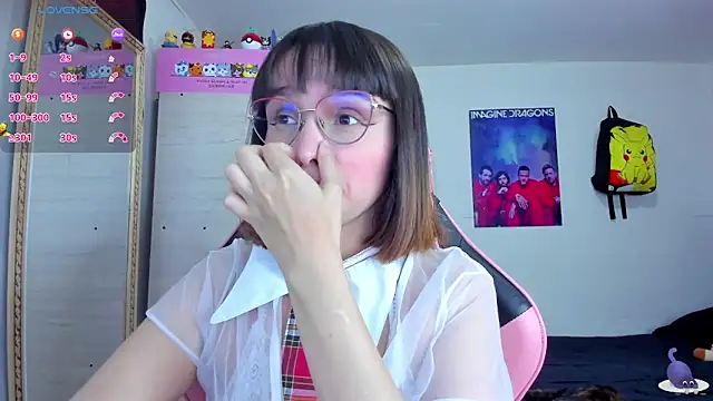 Snapshot of Lucyy-hess chatting on 09/19/25, 08:09 Lucyy-hess online show from 09/19/25, 08:09