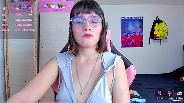 Snapshot of Lucyy-hess chatting on 09/26/25, 06:56 Lucyy-hess online show from 09/26/25, 06:56
