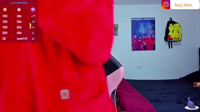 Snapshot of Lucyy-hess chatting on 10/23/25, 07:56 Lucyy-hess online show from 10/23/25, 07:56