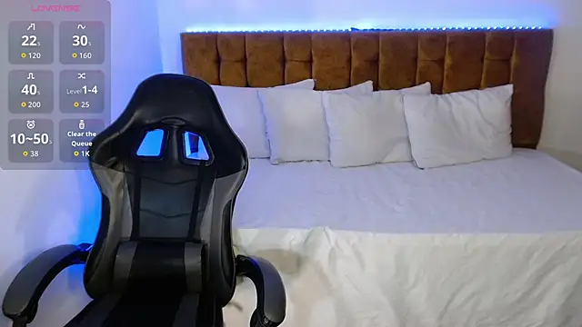 Snapshot of alexiaaross chatting on 11/02/25, 05:10 alexiaaross online show from 11/02/25, 05:10