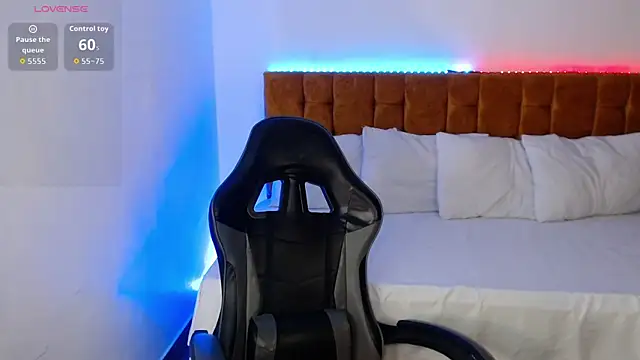 Snapshot of alexiaaross chatting on 11/18/25, 11:59 alexiaaross online show from 11/18/25, 11:59