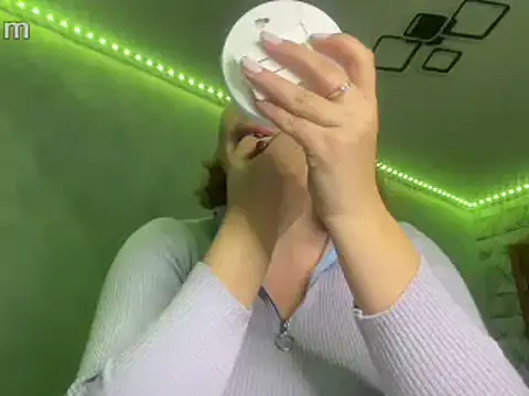 Thalia  Star online show from 12/22/24, 05:21