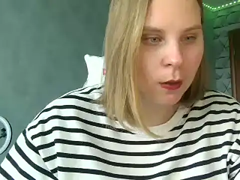 Thalia  Star online show from 02/19/25, 10:56