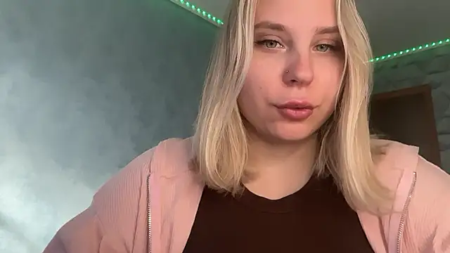 Thalia  Star online show from 10/15/25, 10:48