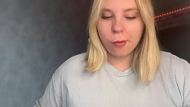 Thalia  Star online show from 10/17/25, 12:30