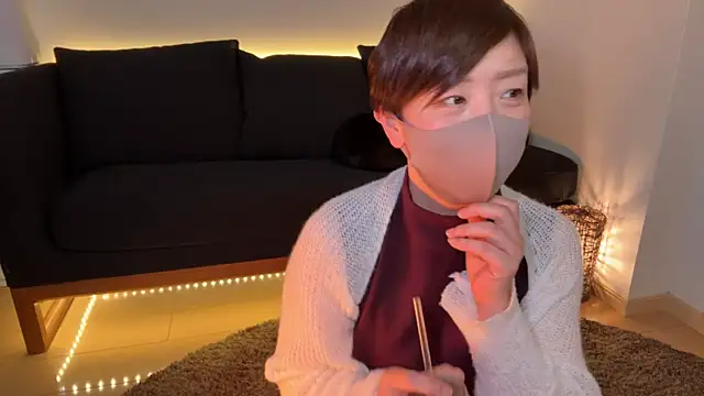 Snapshot of Risa_06 chatting on 12/21/24, 06:41 Risa 06 online show from 12/21/24, 06:41
