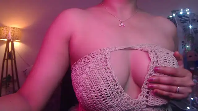 Snapshot of Zonayesha chatting on 10/28/25, 08:00 Zonayesha online show from 10/28/25, 08:00