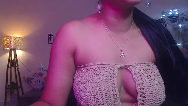 Snapshot of Zonayesha chatting on 11/10/25, 02:05 Zonayesha online show from 11/10/25, 02:05