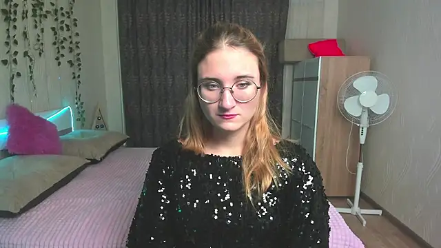 Snapshot of Miss_Elsa_ chatting on 12/04/24, 02:53 Miss Elsa online show from 12/04/24, 02:53
