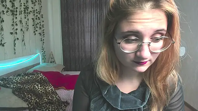 Snapshot of Miss_Elsa_ chatting on 12/06/24, 08:15 Miss Elsa online show from 12/06/24, 08:15