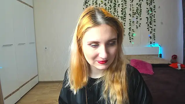 Snapshot of Miss_Elsa_ chatting on 03/14/25, 02:31 Miss Elsa online show from 03/14/25, 02:31