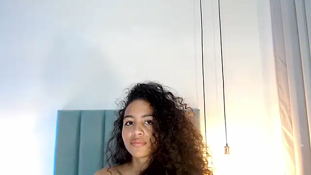 Snapshot of AntonellaHall_ chatting on 01/10/25, 05:56 AntonellaHall online show from 01/10/25, 05:56