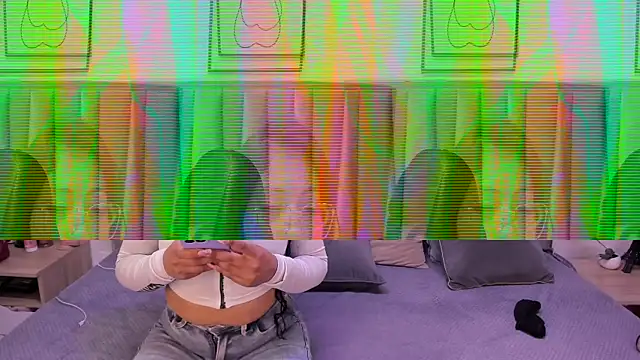 Emmy-Turnner online show from 11/13/25, 02:38