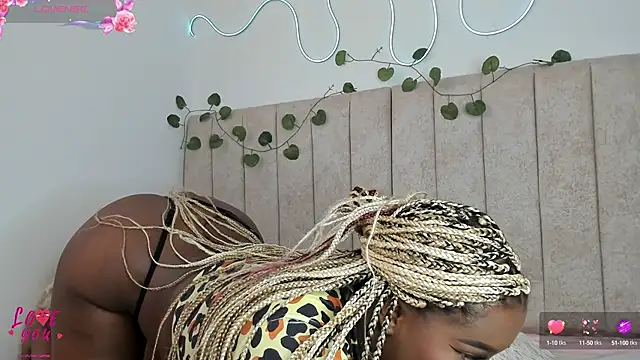 Snapshot of Kaseydelvey chatting on 09/29/25, 09:41 Kaseydelvey online show from 09/29/25, 09:41