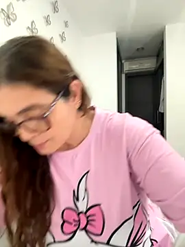 AntonellaAlondra4 online show from 11/09/25, 12:58