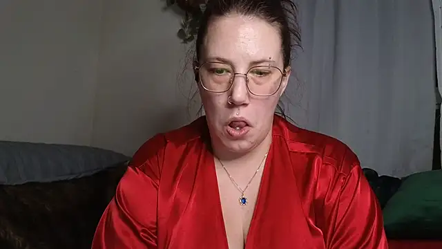 Snapshot of ThickGirlsDoItBetter chatting on 02/25/25, 02:25 ThickGirlsDoItBetter online show from 02/25/25, 02:25