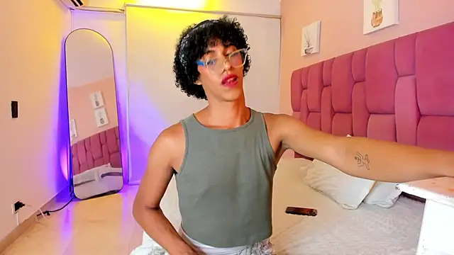 Snapshot of APRILL_FOXX chatting on 10/07/25, 08:50 APRILL FOXX online show from 10/07/25, 08:50