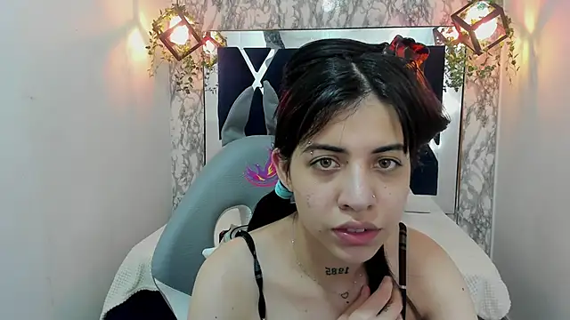 Snapshot of Violet_m chatting on 12/07/24, 07:10 Violet m online show from 12/07/24, 07:10
