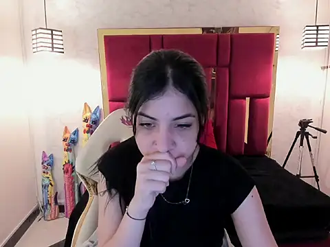 Snapshot of Violet_m chatting on 09/12/25, 11:43 Violet m online show from 09/12/25, 11:43