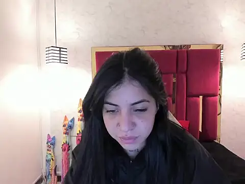 Snapshot of Violet_m chatting on 09/16/25, 11:33 Violet m online show from 09/16/25, 11:33