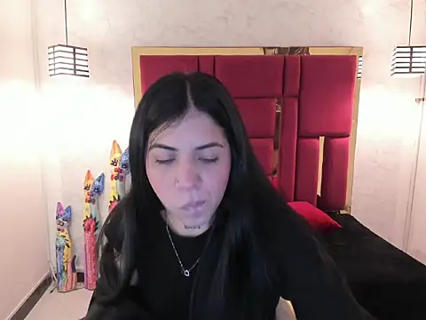 Snapshot of Violet_m chatting on 09/19/25, 11:44 Violet m online show from 09/19/25, 11:44