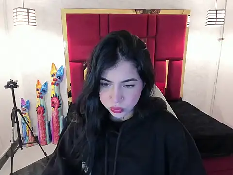 Snapshot of Violet_m chatting on 10/01/25, 12:33 Violet m online show from 10/01/25, 12:33