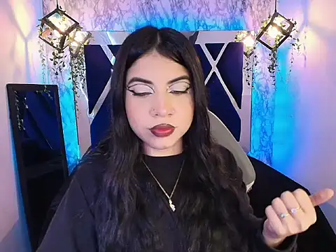 Violet m online show from 11/05/25, 01:33