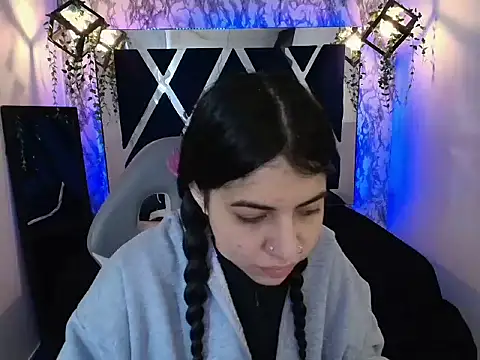 Violet m online show from 11/06/25, 11:55