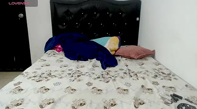 Snapshot of reichellbusty chatting on 01/16/25, 03:56 reichellbusty online show from 01/16/25, 03:56