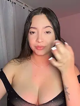 Snapshot of NathRossi chatting on 10/18/25, 01:41 NathRossi online show from 10/18/25, 01:41