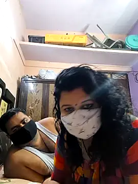 Snapshot of bobbyronak chatting on 10/12/25, 06:51 bobbyronak online show from 10/12/25, 06:51