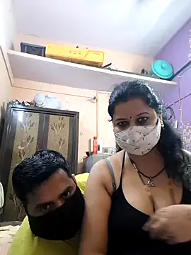 Snapshot of bobbyronak chatting on 10/14/25, 07:58 bobbyronak online show from 10/14/25, 07:58