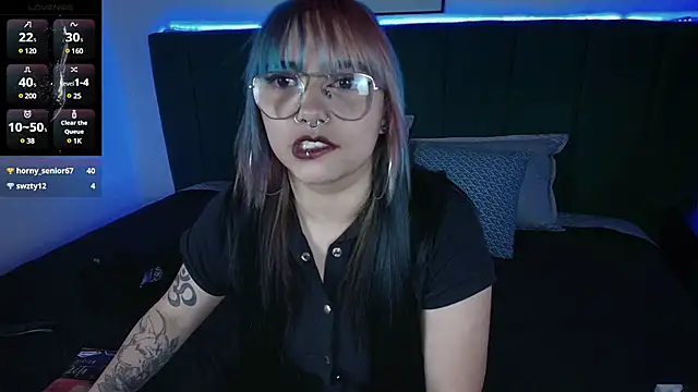Snapshot of Veronica_Goddes chatting on 03/17/25, 04:22 Veronica Goddes online show from 03/17/25, 04:22