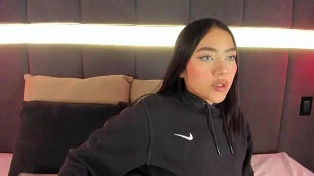 nicolle pierce online show from 09/24/25, 12:30