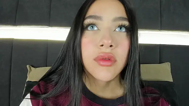 nicolle pierce online show from 09/29/25, 02:33