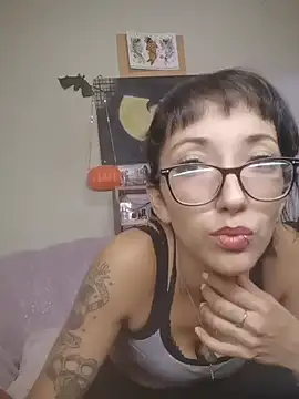 Snapshot of HighLilith chatting on 10/10/25, 12:42 HighLilith online show from 10/10/25, 12:42