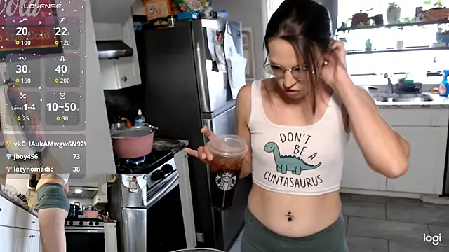 KSwonderland6 online show from 10/28/25, 02:53