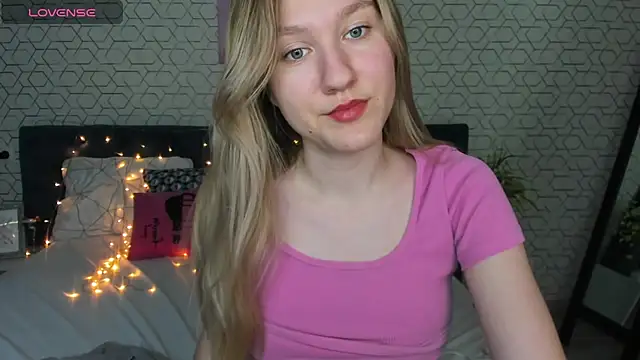 Snapshot of Mariel_Brown chatting on 01/21/25, 11:56 Mariel Brown online show from 01/21/25, 11:56