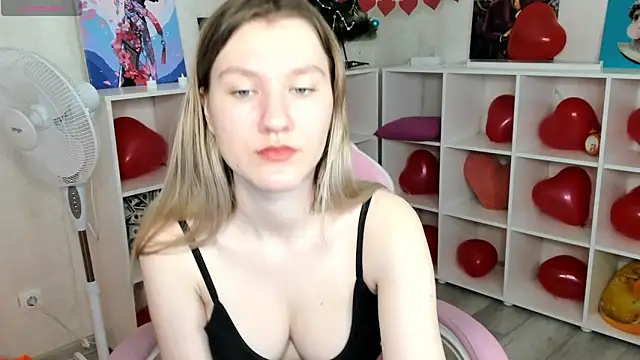 Snapshot of Mariel_Brown chatting on 02/13/25, 02:20 Mariel Brown online show from 02/13/25, 02:20