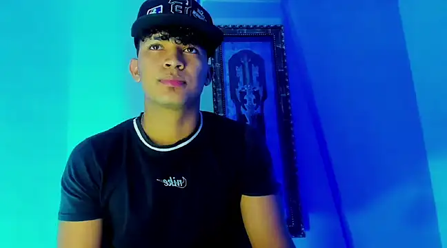 Snapshot of jamescurli_ chatting on 12/16/24, 05:06 jamescurli online show from 12/16/24, 05:06