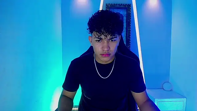 Snapshot of jamescurli_ chatting on 01/11/25, 04:06 jamescurli online show from 01/11/25, 04:06