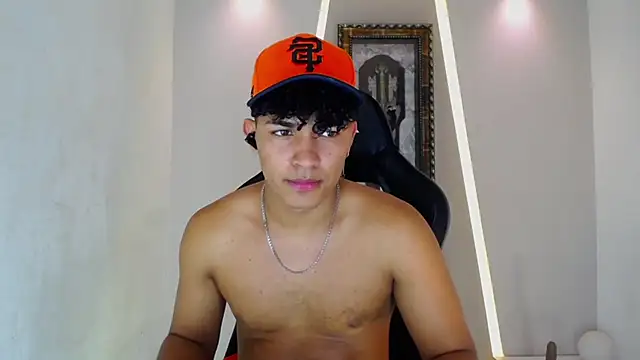 Snapshot of jamescurli_ chatting on 01/14/25, 07:59 jamescurli online show from 01/14/25, 07:59