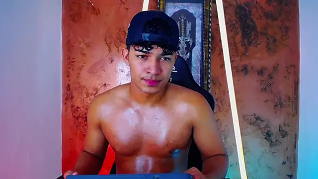 Snapshot of jamescurli_ chatting on 02/13/25, 04:00 jamescurli online show from 02/13/25, 04:00
