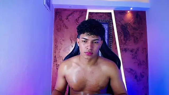 Snapshot of jamescurli_ chatting on 02/22/25, 10:07 jamescurli online show from 02/22/25, 10:07