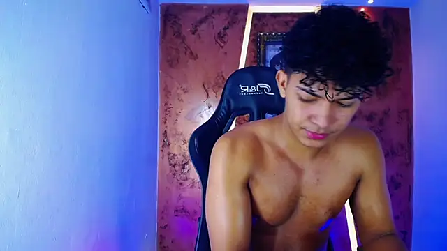 Snapshot of jamescurli_ chatting on 03/03/25, 05:53 jamescurli online show from 03/03/25, 05:53
