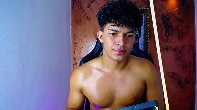 Snapshot of jamescurli_ chatting on 03/07/25, 11:18 jamescurli online show from 03/07/25, 11:18