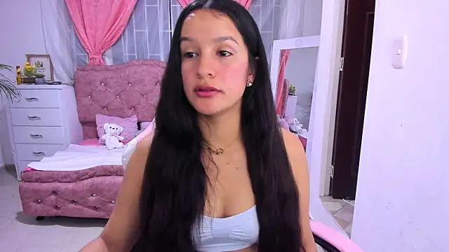 briandah  online show from 10/13/25, 09:42