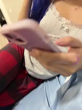 elikittens online show from 11/19/25, 04:01